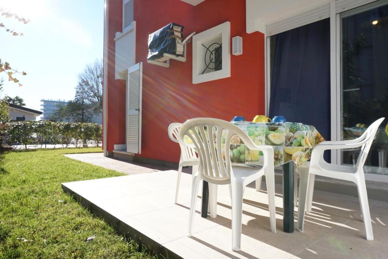 Relax By The Garden - Flat For Up To 6 Guests Lejlighed Porto Santa Margherita di Caorle Eksteriør billede